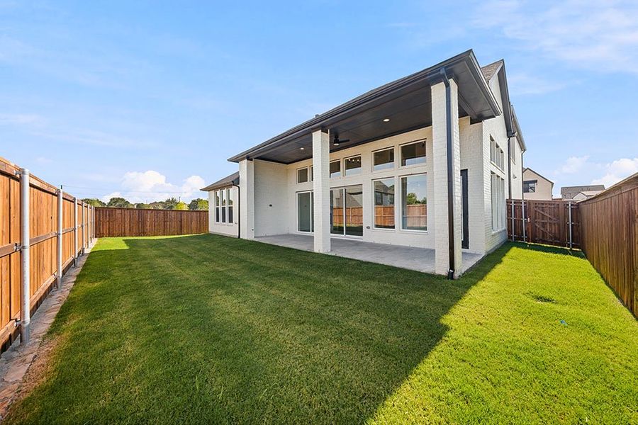 Exterior details and patio area of a home in Custer Ridge Estates, Allen (Image 4).