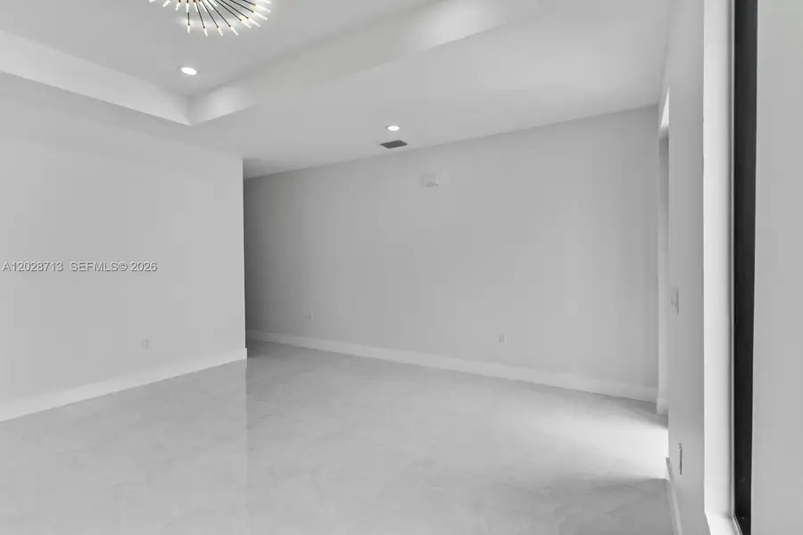 Spacious, unfurnished interior of a new home in , Tampa (Image 20).