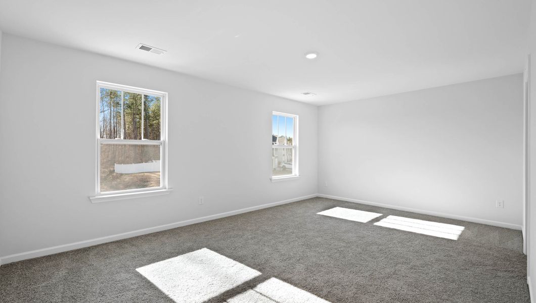 Spacious, unfurnished interior of a new home in Baxter Village, Boiling Springs (Image 23).