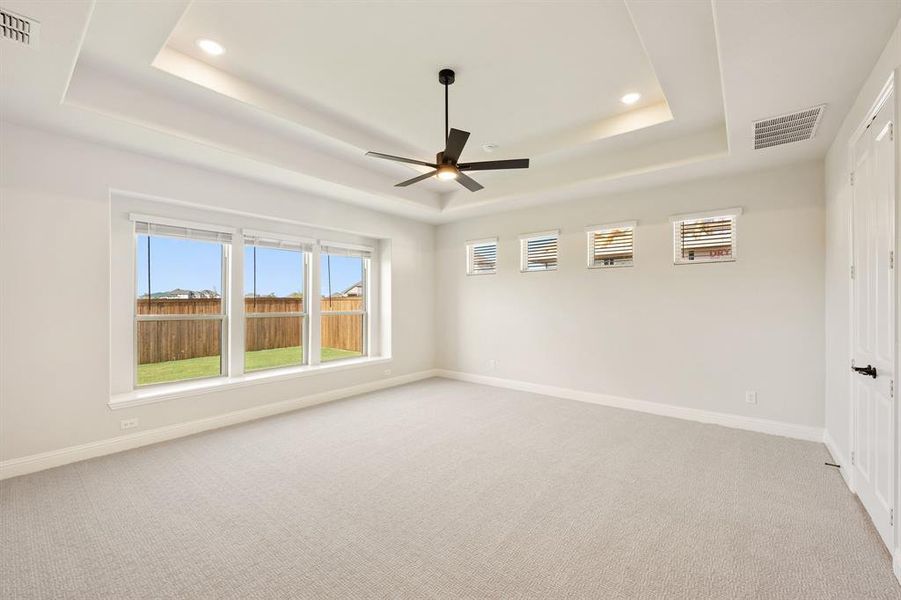 Spacious, unfurnished interior of a new home in Stone River Glen 60s, Royse City (Image 25). Spacious, unfurnished interior of a new home in Stone River Glen 60s, Royse City (Image 25).