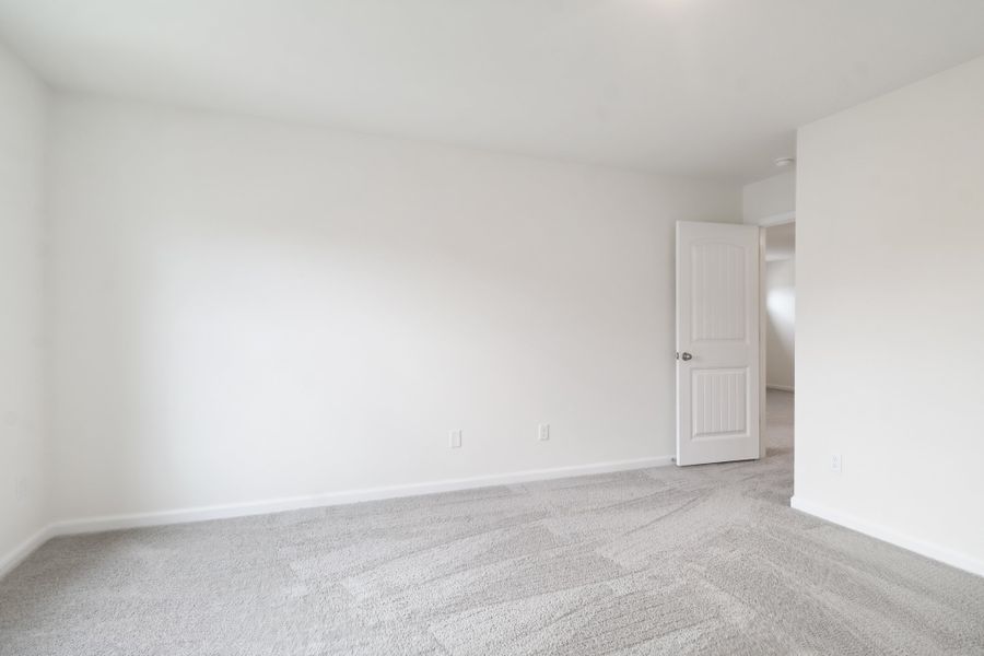 Spacious, unfurnished interior of a new home in Portrait Hills, Aiken (Image 14).
