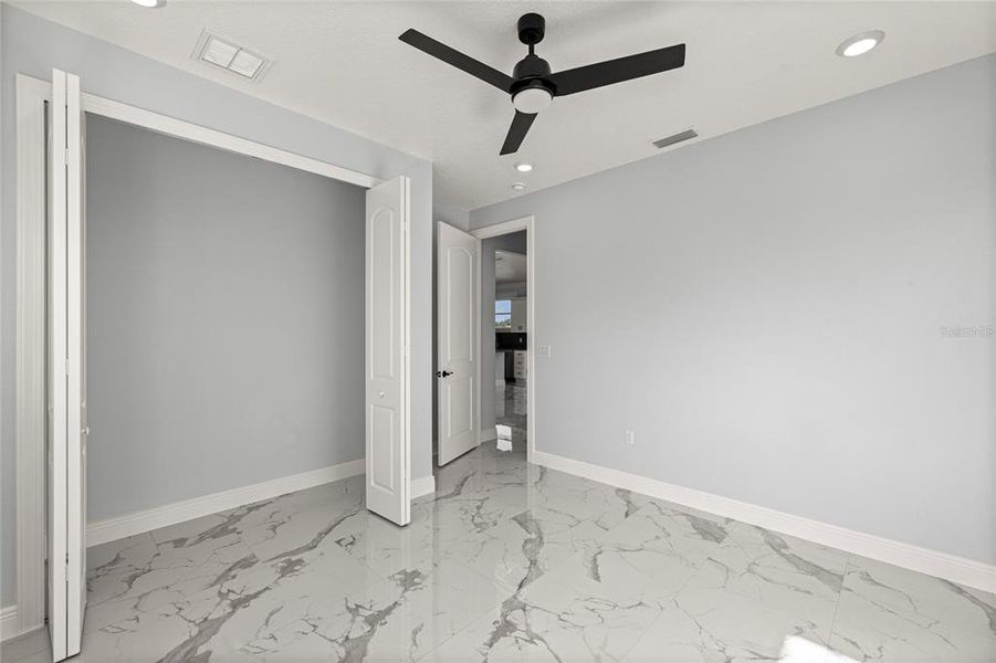 Spacious, unfurnished interior of a new home in , Belleview (Image 14).