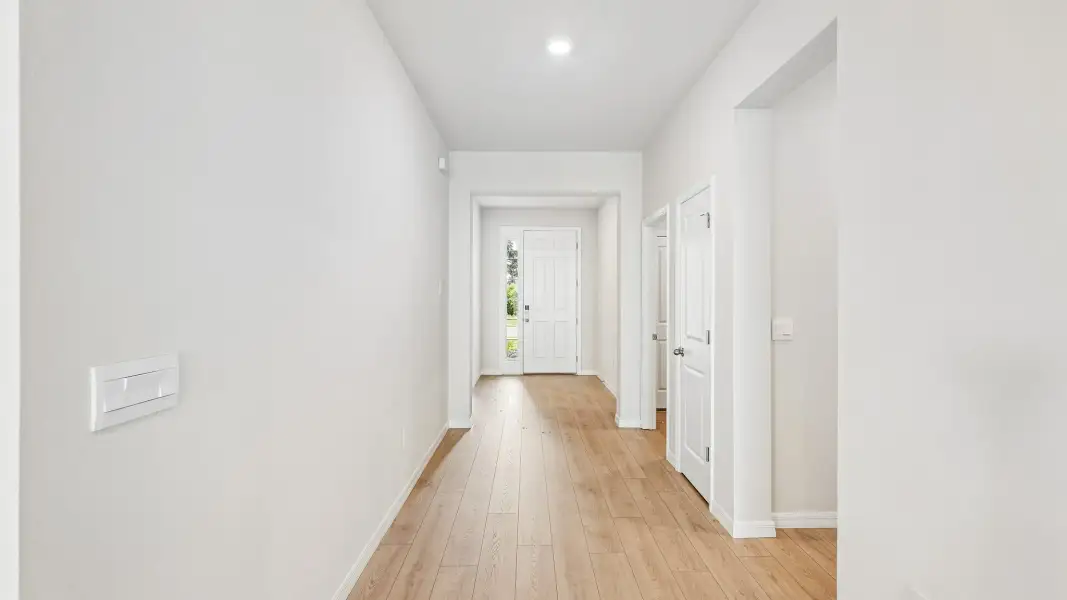 Spacious, unfurnished interior of a new home in Legacy Preserve, Parrish (Image 11).