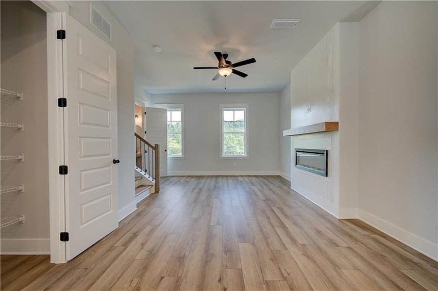 Spacious, unfurnished interior of a new home in Barrett Pointe, Kennesaw (Image 16).