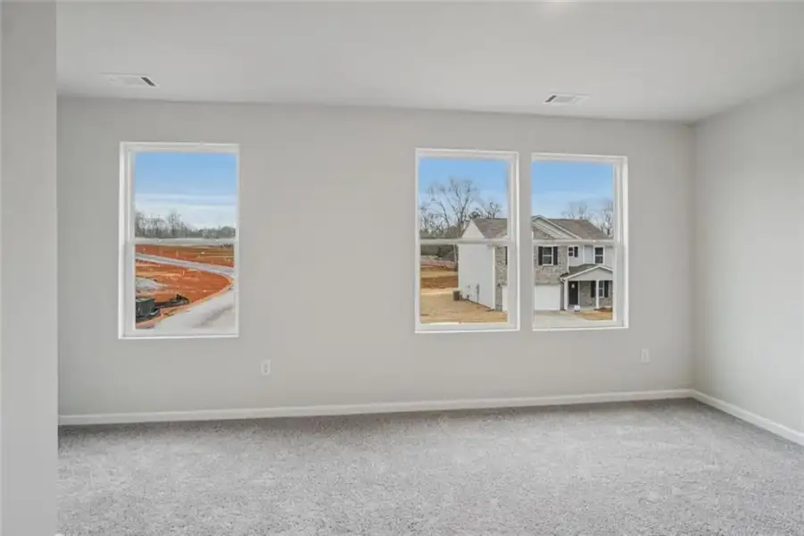 Spacious, unfurnished interior of a new home in Shallow Creek, Hogansville (Image 11).