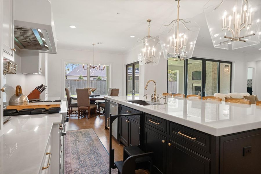 Thoughtfully designed with everyday living in mind, the kitchen island features a built-in step stool—perfect for little helpers to safely join in on cooking, baking, or homework time.