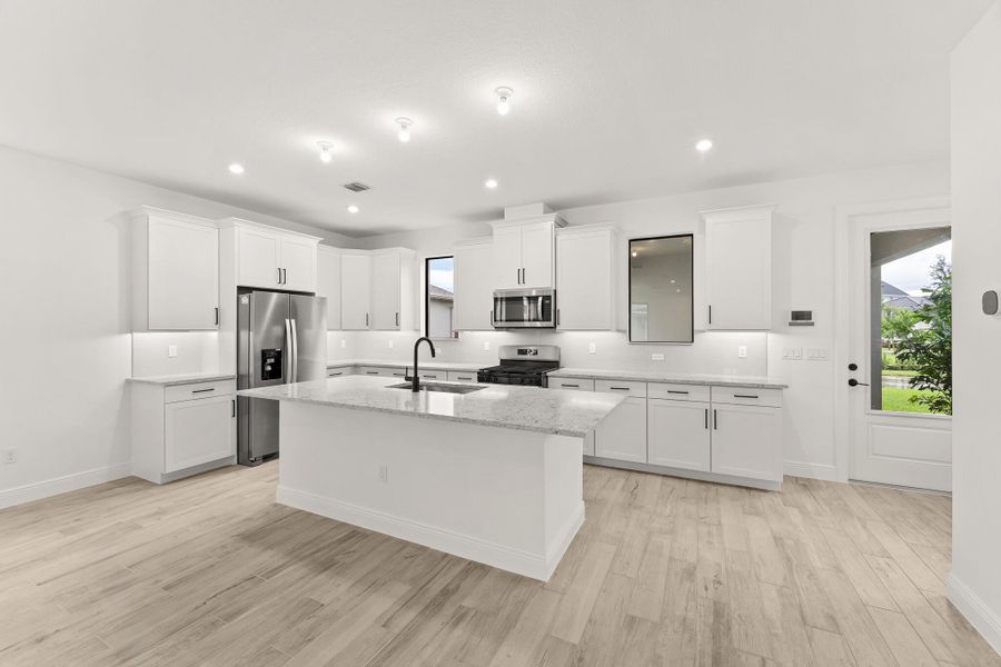 US_SEF_GLORIOSA_LOT 64_KITCHEN2