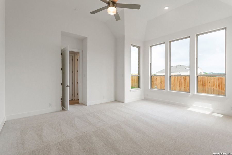 Spacious, unfurnished interior of a new home in Briggs Ranch, San Antonio (Image 13).