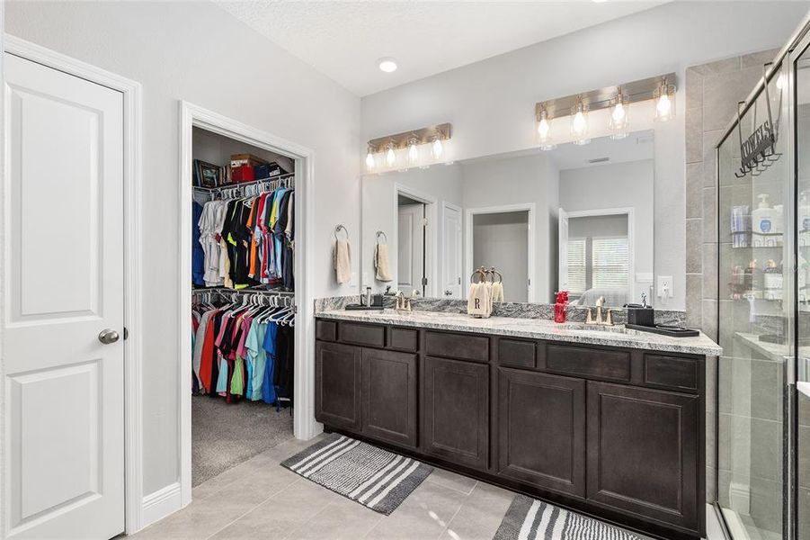 Furnished interior view inside a new home in Finley Woods, Gainesville (Image 19). Furnished interior view inside a new home in Finley Woods, Gainesville (Image 19).