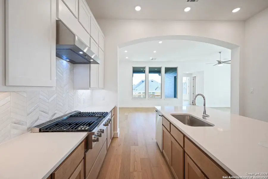 Furnished interior view inside a new home in Weston Oaks, San Antonio (Image 8). Furnished interior view inside a new home in Weston Oaks, San Antonio (Image 8).