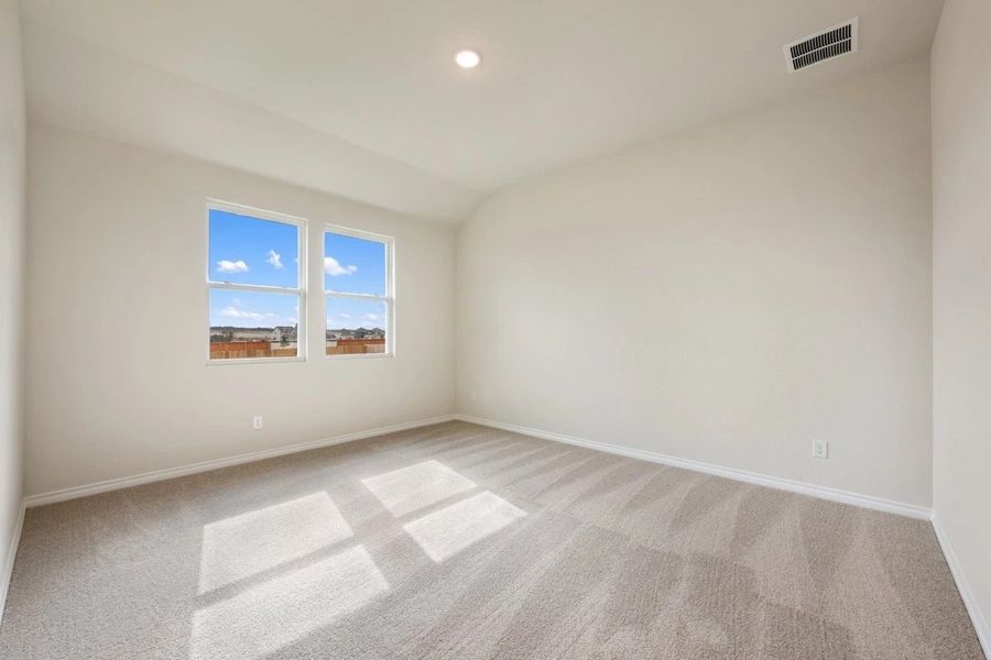 Spacious, unfurnished interior of a new home in Lariat, Liberty Hill (Image 16).