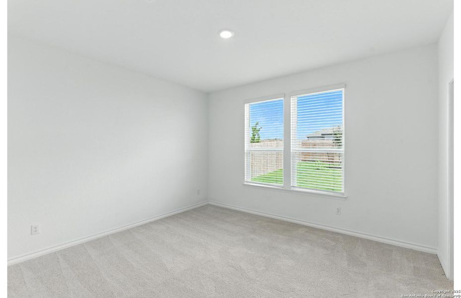 Spacious, unfurnished interior of a new home in The Overlook at Creekside, New Braunfels (Image 10).