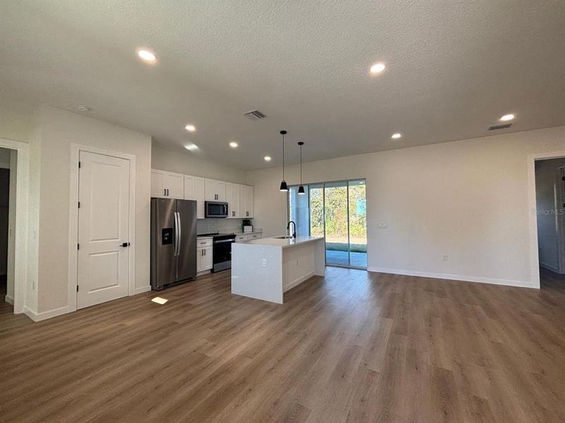 Spacious, unfurnished interior of a new home in , Ocala (Image 25).
