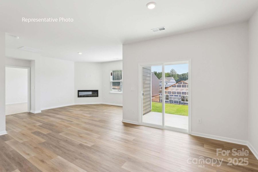 Spacious, unfurnished interior of a new home in Sonoma Hills, Charlotte (Image 24).