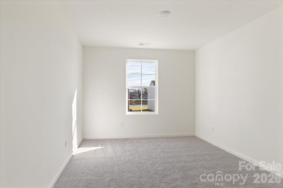 Spacious, unfurnished interior of a new home in Frey Creek, Spartanburg (Image 11).