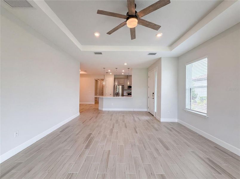 Spacious, unfurnished interior of a new home in , Sarasota (Image 24).