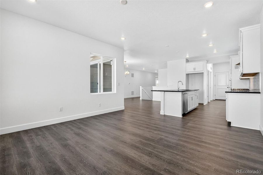 17095 W 92nd Loop ~ Ready Now!