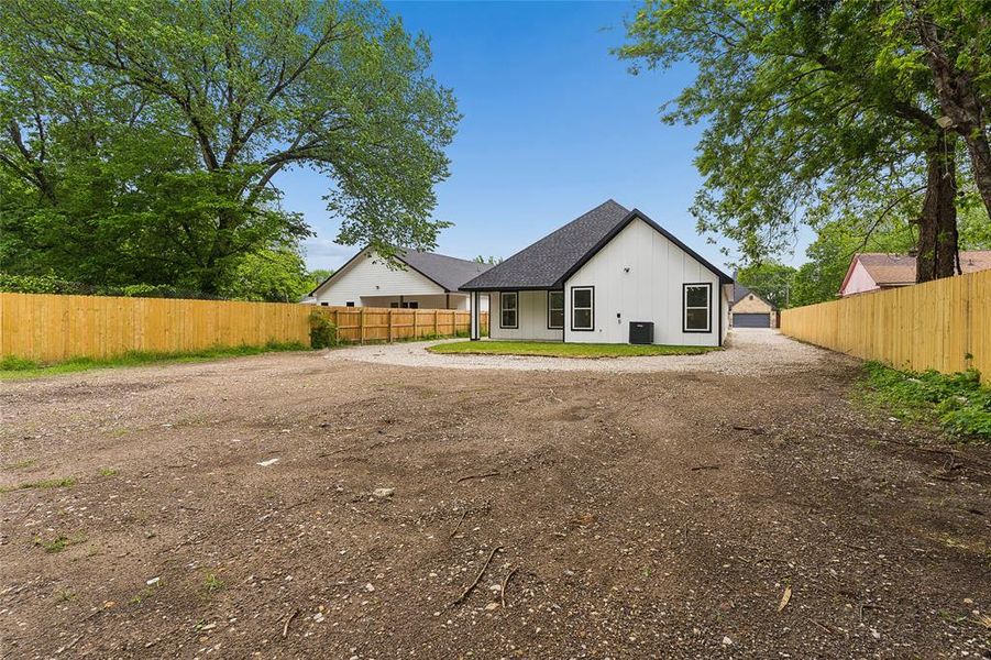Exterior details and patio area of a home in , Dallas (Image 28).