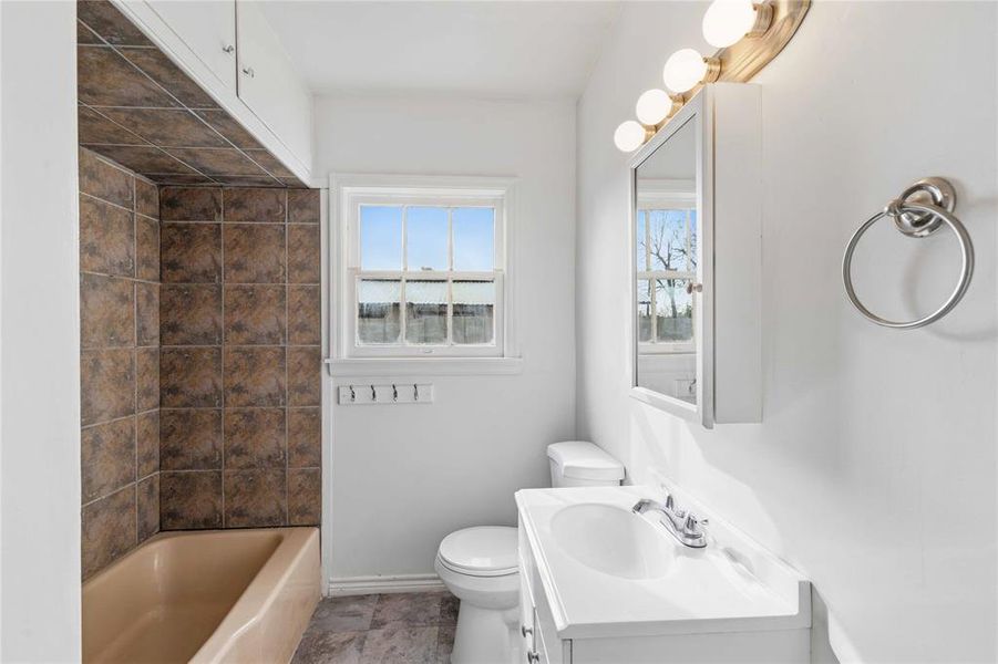 Furnished interior view inside a new home in , Brownwood (Image 10).