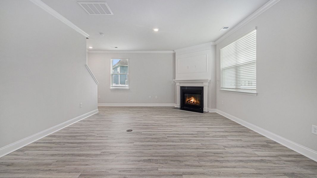 Spacious, unfurnished interior of a new home in The Preserve at Shaftesbury Glen, Conway (Image 6).