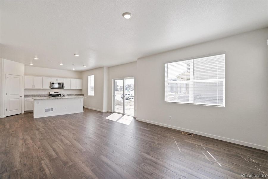 Spacious, unfurnished interior of a new home in Trails at Crowfoot, Parker (Image 12).