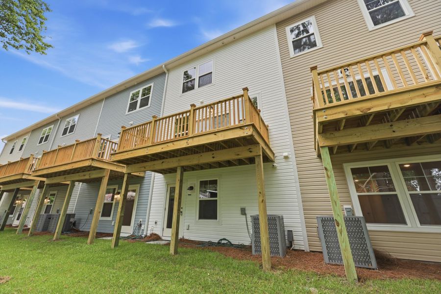 Exterior details and patio area of a home in Rhetts Cove, Johns Island (Image 25).