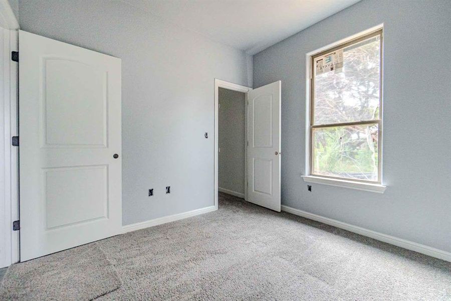 Spacious, unfurnished interior of a new home in , Granbury (Image 13).