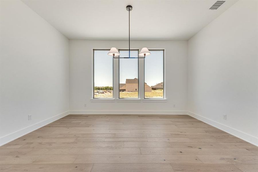 Spacious, unfurnished interior of a new home in The Homestead - 62', Rockwall (Image 22).