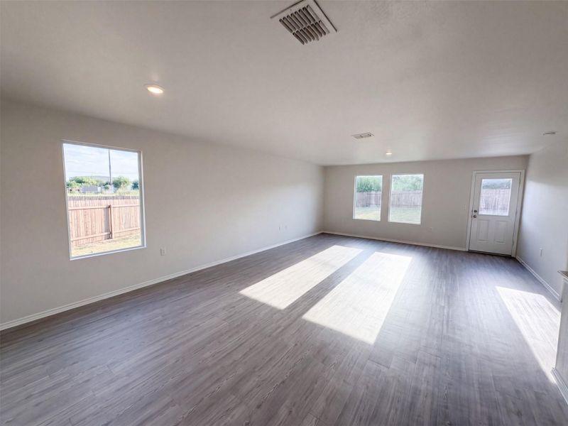 Spacious, unfurnished interior of a new home in , Pflugerville (Image 23).