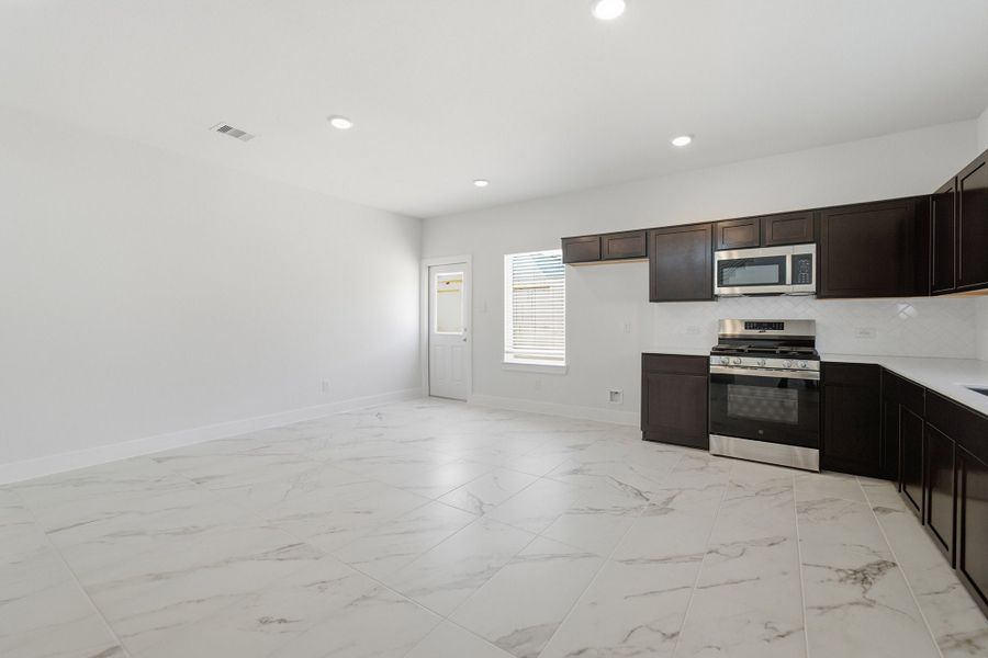 Image 69 of a home in Cielo.