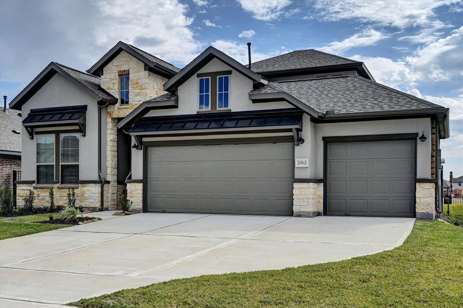 Image 31 of a home in Lago Mar 50' & 55'. Image 31 of a home in Lago Mar 50' & 55'.