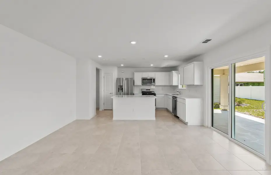 Spacious, unfurnished interior of a new home in Wells Landing, Jacksonville (Image 14). Spacious, unfurnished interior of a new home in Wells Landing, Jacksonville (Image 14).