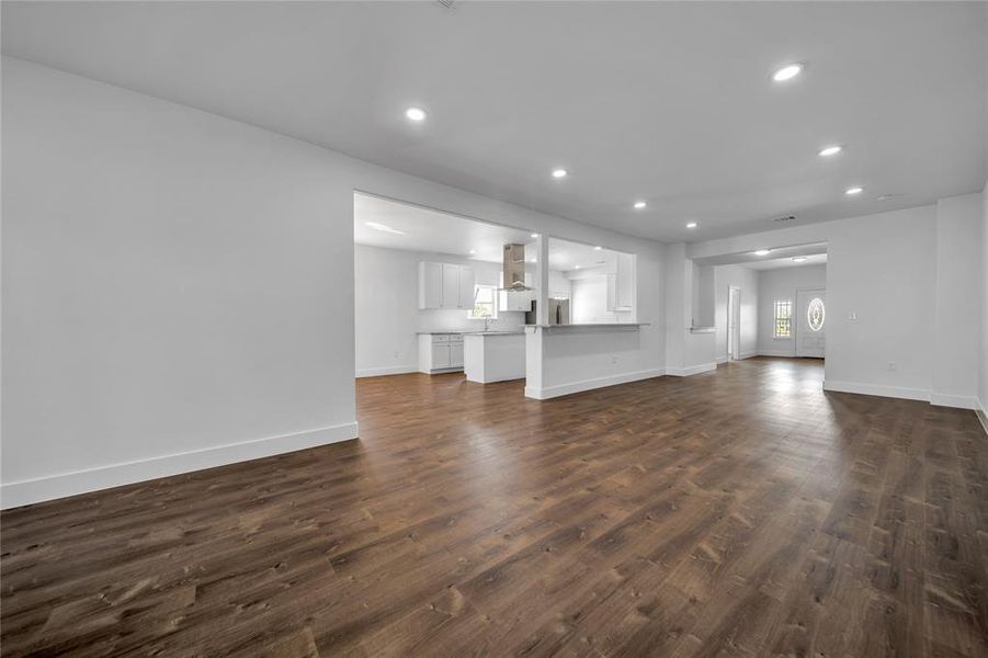 Spacious, unfurnished interior of a new home in , Ferris (Image 13).