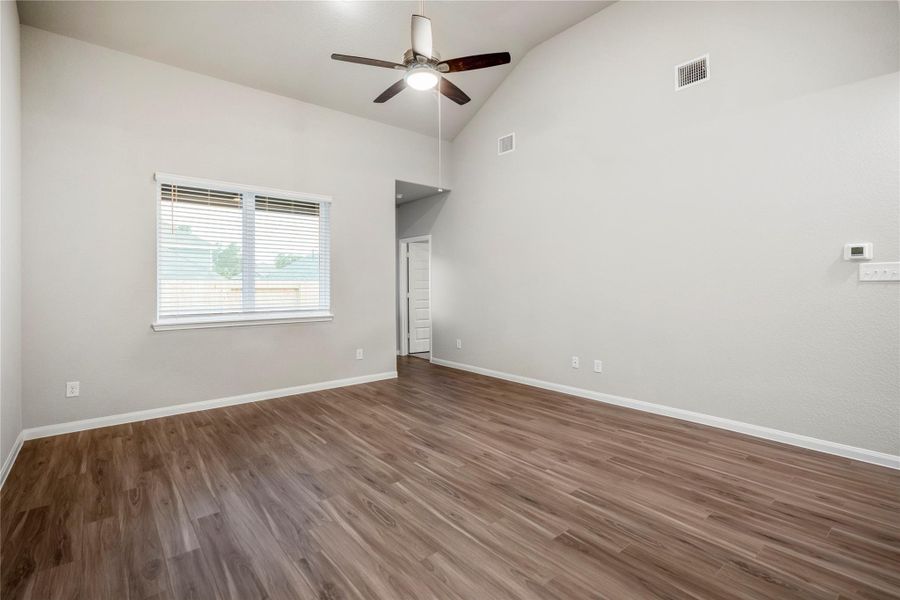 Spacious, unfurnished interior of a new home in , Conroe (Image 20). Spacious, unfurnished interior of a new home in , Conroe (Image 20).