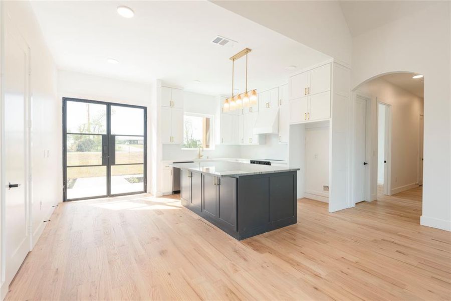 Furnished interior view inside a new home in , Celeste (Image 5).