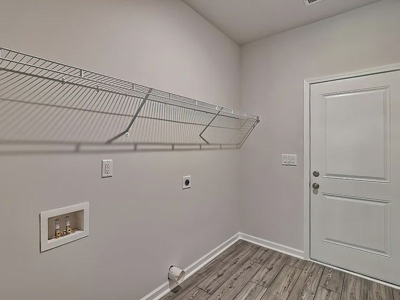 Spacious, unfurnished interior of a new home in Emanuel Creek, West Columbia (Image 9).