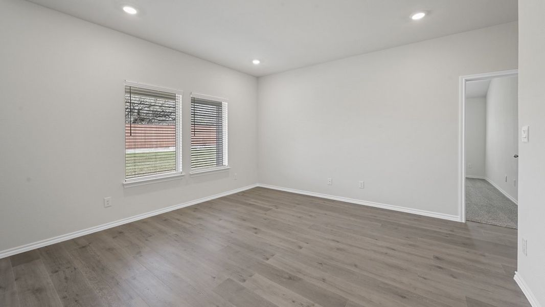 Spacious, unfurnished interior of a new home in Blaire Lake, Tyler (Image 13). Spacious, unfurnished interior of a new home in Blaire Lake, Tyler (Image 13).