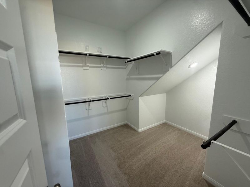 Spacious, unfurnished interior of a new home in Wayside Village, Houston (Image 25).