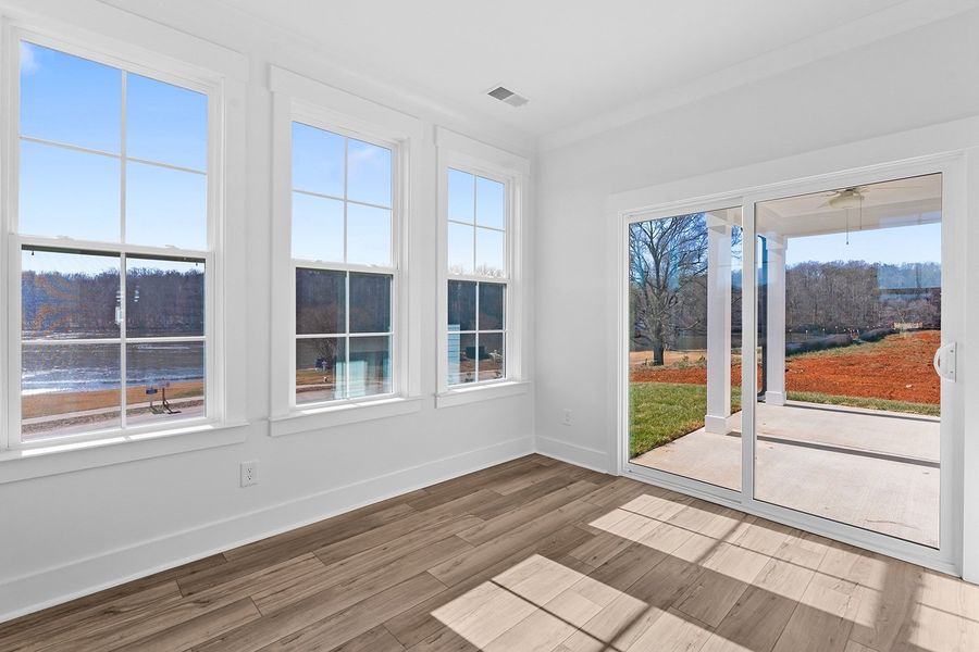 Spacious, unfurnished interior of a new home in Hanes Lake, Winston-Salem (Image 20).