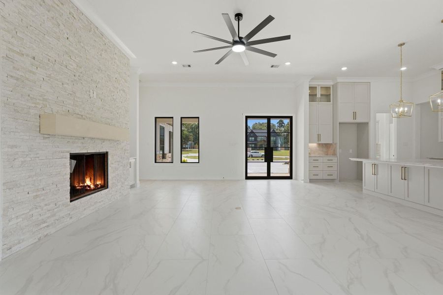 Spacious, unfurnished interior of a new home in , Willis (Image 41).