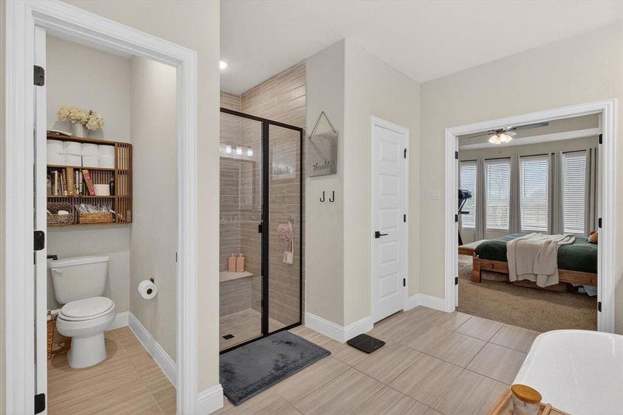 Furnished interior view inside a new home in Oaks of North Grove, Waxahachie (Image 28).