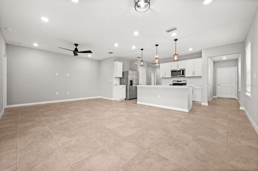 Spacious, unfurnished interior of a new home in , Punta Gorda (Image 18).
