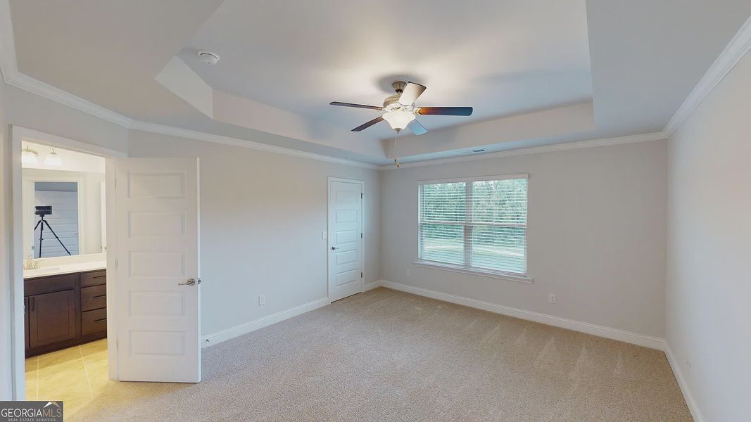 Spacious, unfurnished interior of a new home in Oakview Estates, Macon (Image 18).