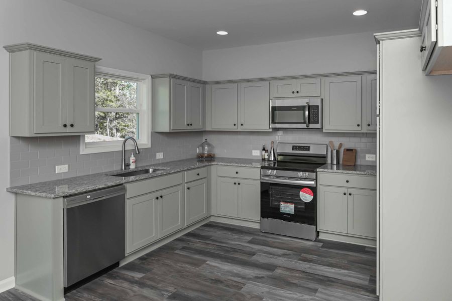 Furnished interior view inside a new home in Lake Shore, Temple (Image 13).