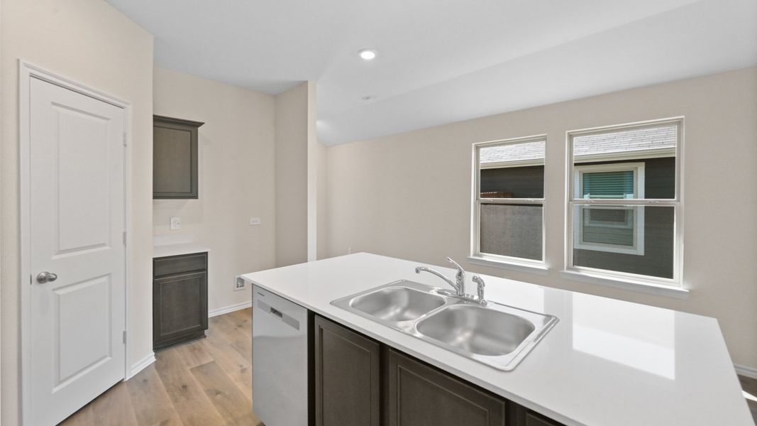 Furnished interior view inside a new home in Blaire Lake, Tyler (Image 10).