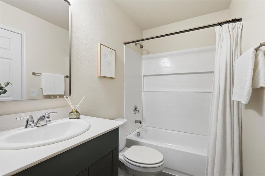 Furnished interior view inside a new home in Newberry Point, Fort Worth (Image 16).