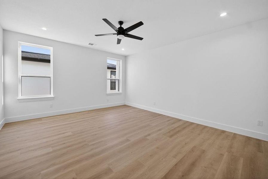 Spacious, unfurnished interior of a new home in , Dallas (Image 22).