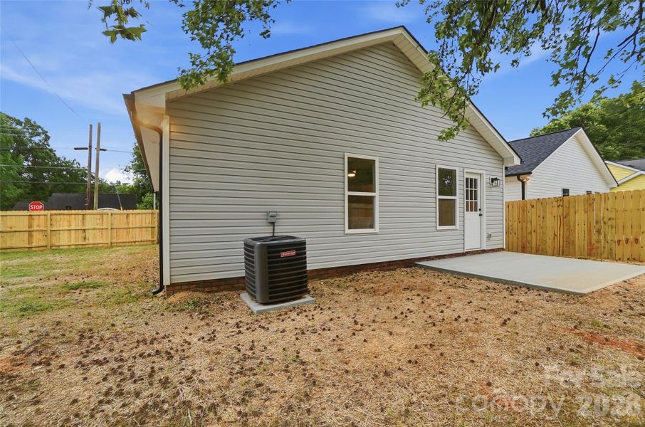 Spacious private backyard. Spacious private backyard.