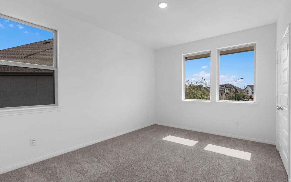 Representative unfurnished interior of a home built from the Oberlin by Brookfield Residential in 50' Traditional Homes at Elyson, Katy (Image 8).