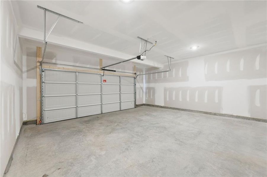 Spacious, unfurnished interior of a new home in Parkside at Grayson, Grayson (Image 24).